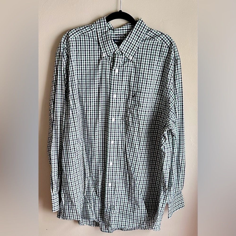 Nautica Men’s button up shirt